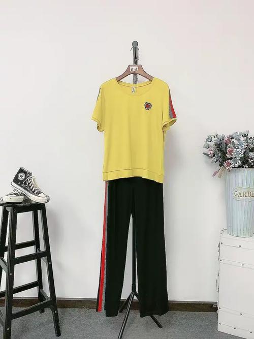 火爆上新純棉舒適休閑服裝工廠跑量價人手必備好貨品牌折扣批發商供